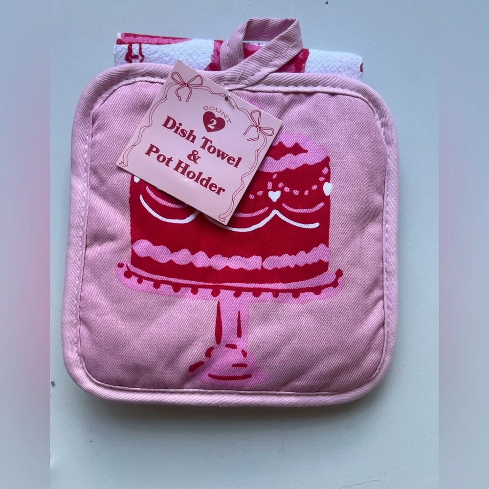 Dishtowel and Pot Holder Set Cake - Bullseye's Playground™